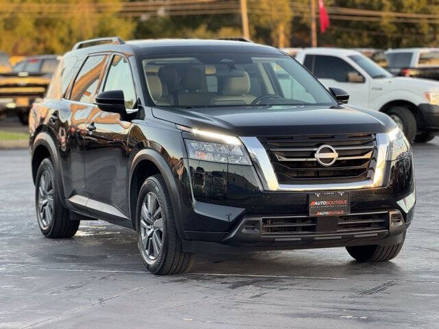 2024 Nissan Pathfinder SV