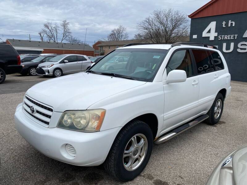 2003 Toyota Highlander for sale at 4th Street Auto in Louisville KY