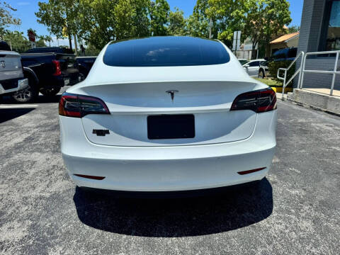 2021 Tesla Model 3 Standard Range Plus