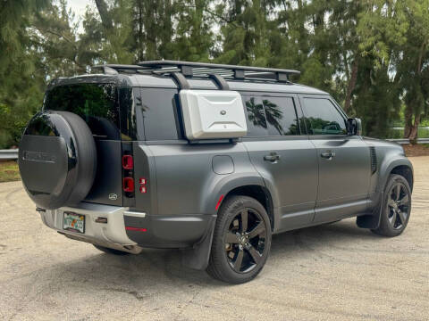 2023 Land Rover Defender 130 SE