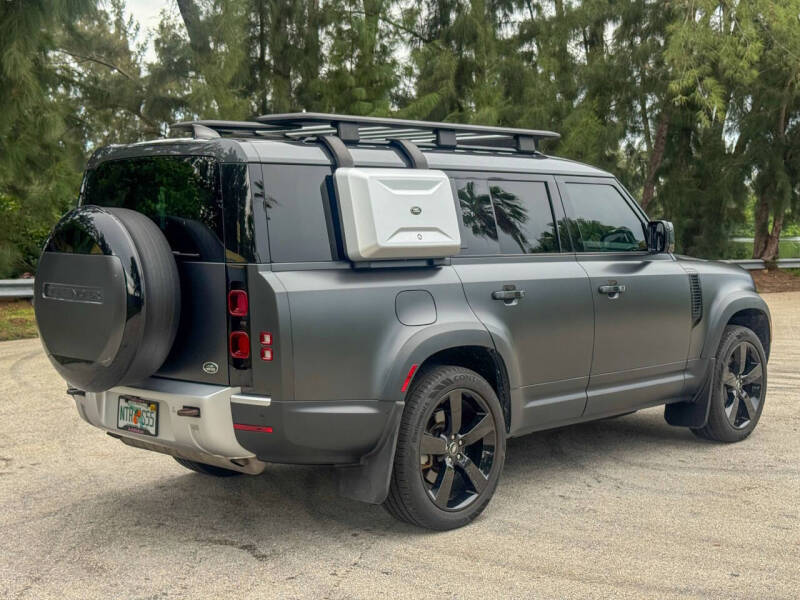 2023 Land Rover Defender 130 SE