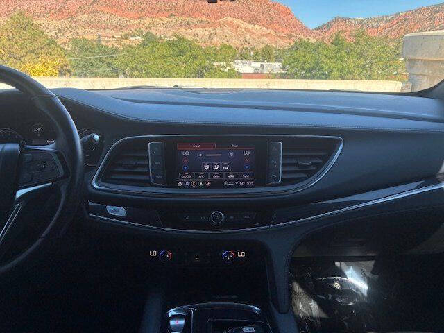 2022 Buick Enclave Essence