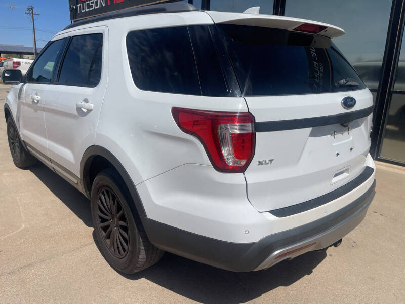 Image 6 of 2016 Ford Explorer XLT