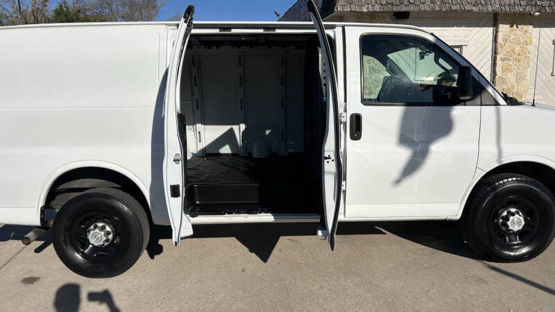 2022 Chevrolet Express 2500
