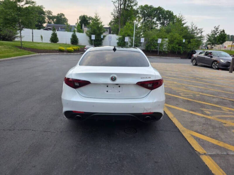 2017 Alfa Romeo Giulia Ti