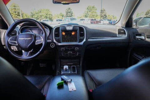 2017 Chrysler 300 Limited