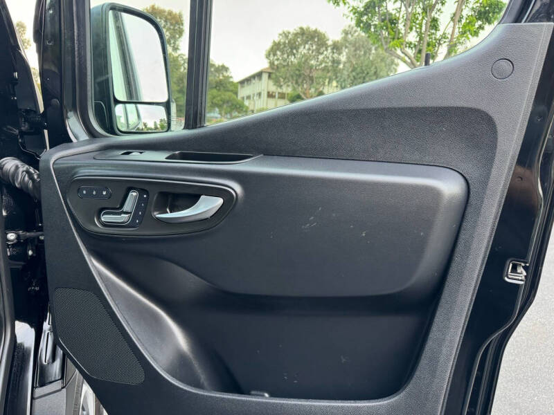 2023 Mercedes-Benz Sprinter 2500