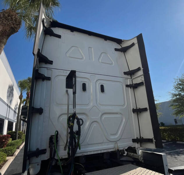 2021 Freightliner Cascadia