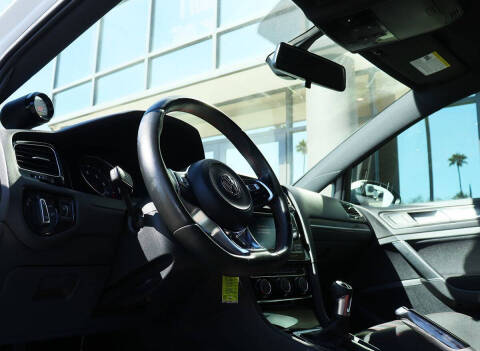 2019 Volkswagen Golf GTI S