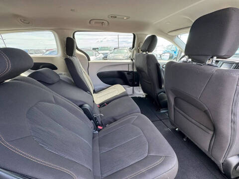 2017 Chrysler Pacifica LX