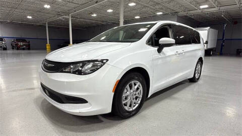 2022 Chrysler Voyager LX