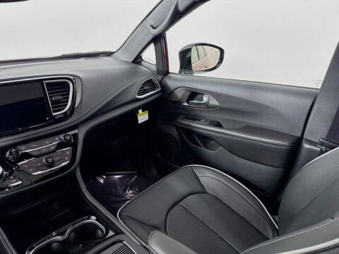 2027 Chrysler Pacifica Limited