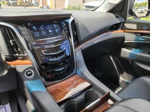 2018 Cadillac Escalade Luxury
