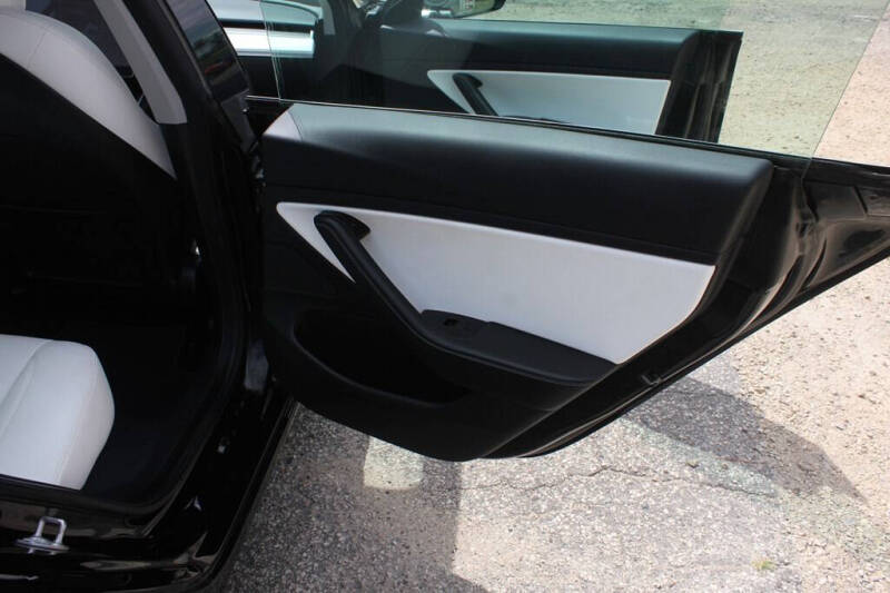 2019 Tesla Model 3 Standard Range Plus