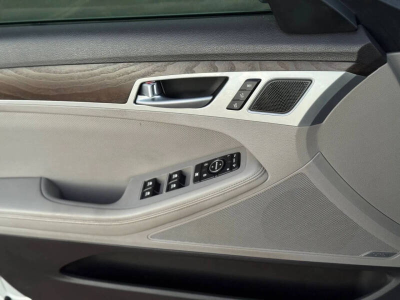 2015 Hyundai Genesis 5.0L