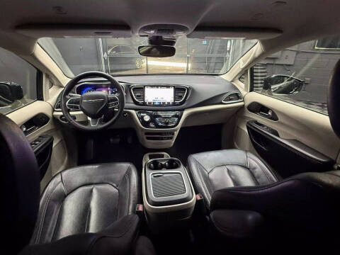2022 Chrysler Pacifica Touring L
