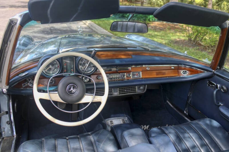 1970 Mercedes-Benz 280-Class