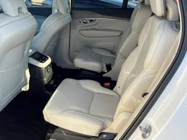 2023 Volvo XC90 Recharge T8 Ultimate Bright Theme 6P