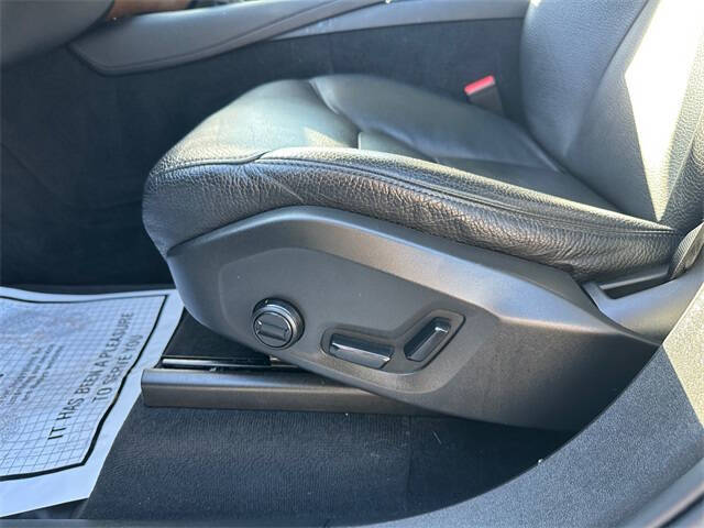 2021 Volvo XC90 T6 Momentum 7-Passenger