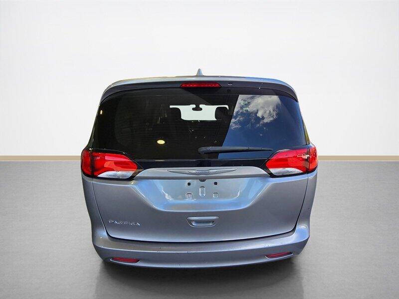 2017 Chrysler Pacifica LX