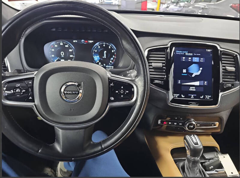 2018 Volvo XC90 T5 Momentum 7-Passenger