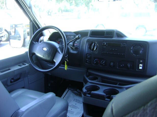 2013 Ford E-Series E-350 SD XL