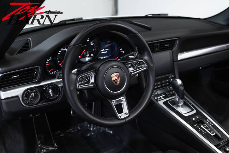 2017 Porsche 911 Carrera