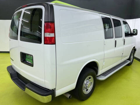 2022 Chevrolet Express 2500