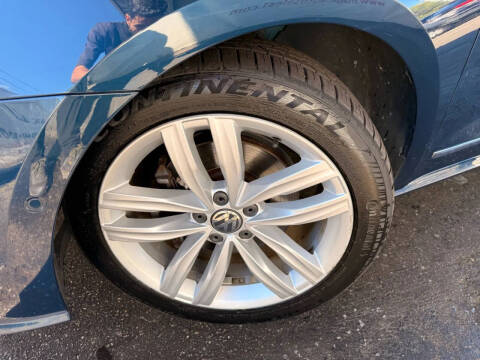 2018 Volkswagen Passat 2.0T SEL Premium