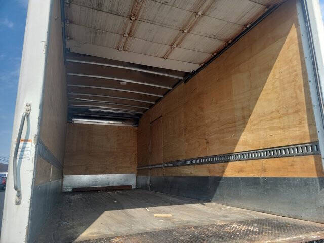 2015 Freightliner M2 106