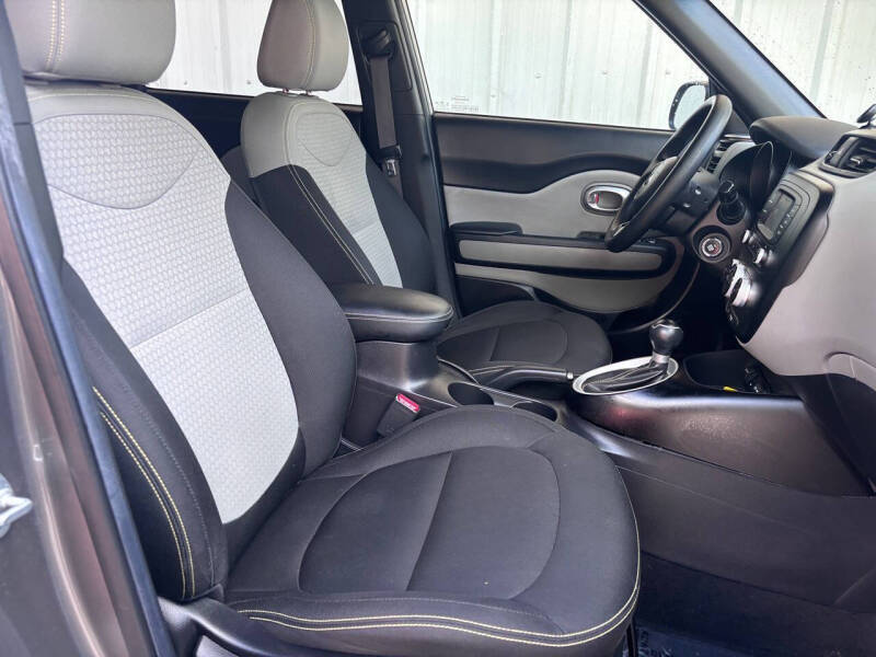 2016 Kia Soul +