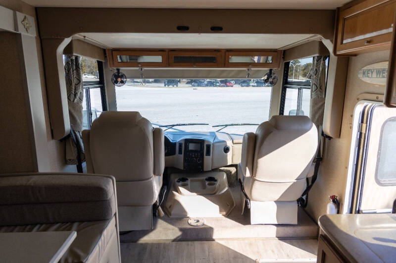 2017 Thor Motor Coach WINDSPORT 34F