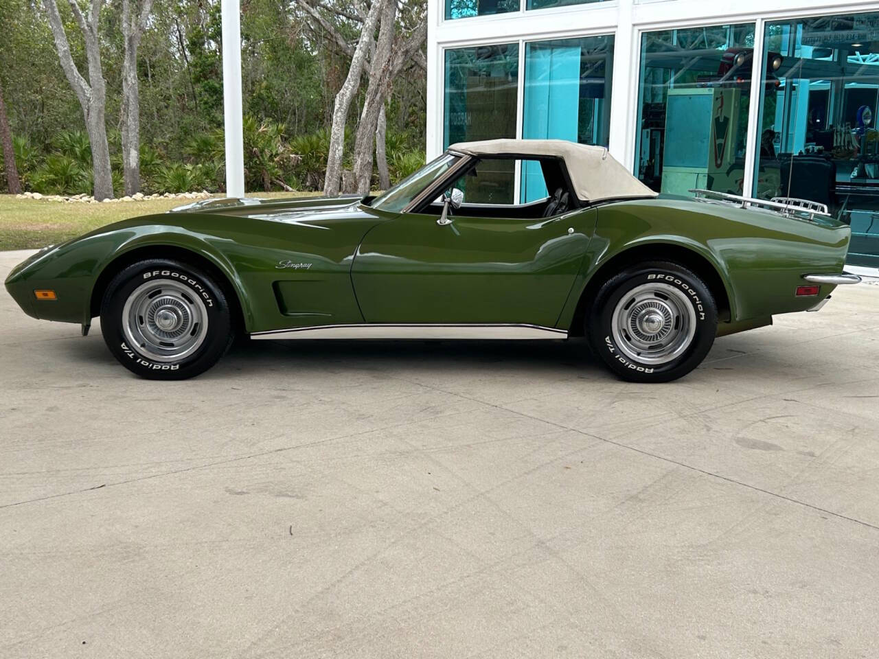 1973 Chevrolet Corvette 12