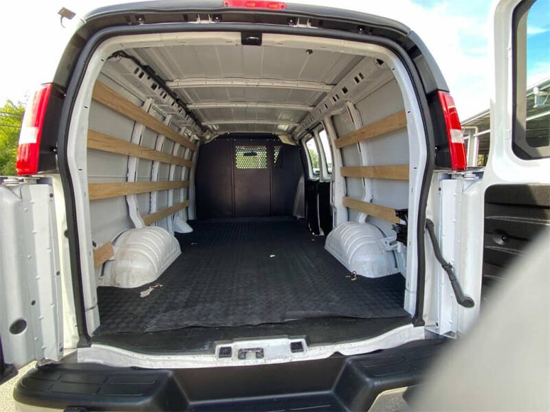 2023 GMC Savana 2500