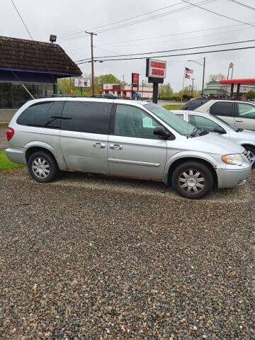 2006 Chrysler Town and Country for sale at Mid-Ohio Auto Wholesale Inc. in New Philadelphia OH