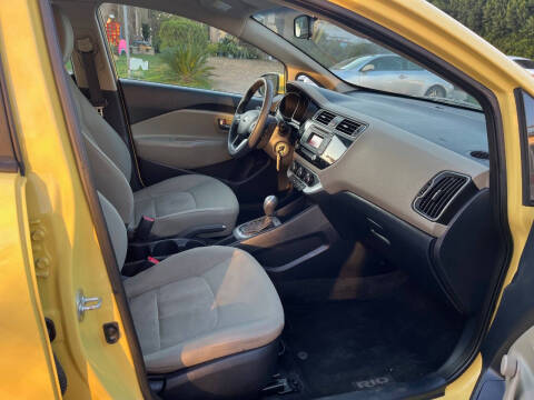 2016 Kia Rio 5-Door LX