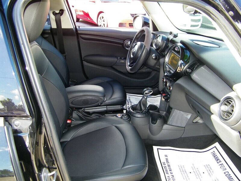 2016 MINI Hardtop 4 Door Cooper