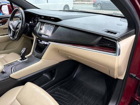 2018 Cadillac XT5 Luxury