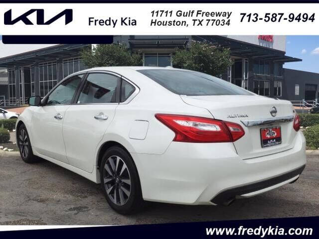 Used 2017 Nissan Altima SL with VIN 1N4AL3AP3HC173620 for sale in Houston, TX