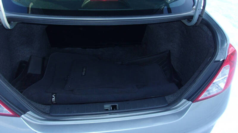 2012 Nissan Versa 1.6 SV