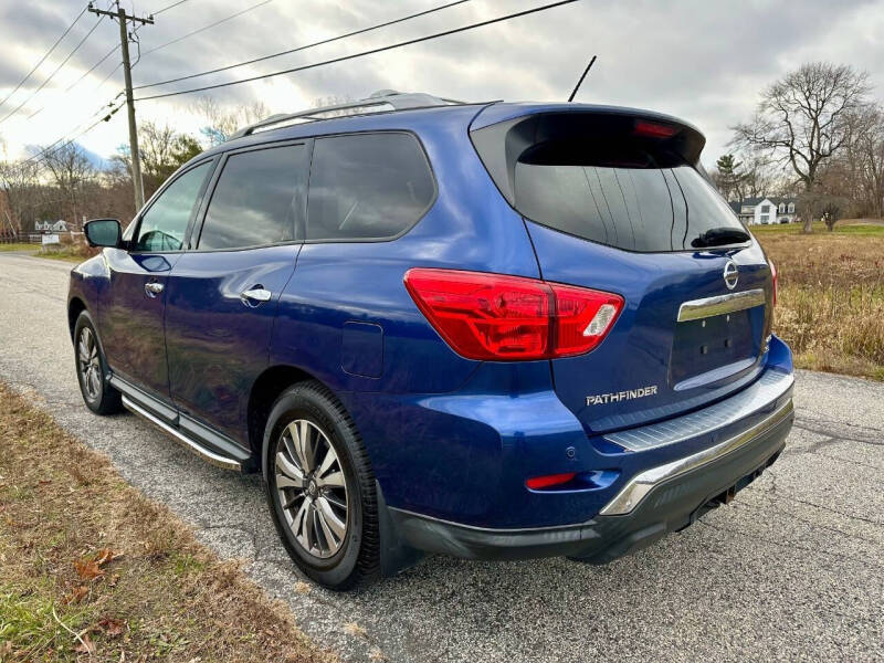 2017 Nissan Pathfinder SL