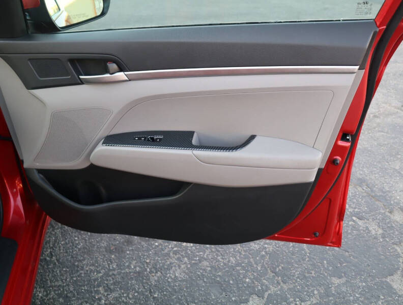 2020 Hyundai Elantra SE