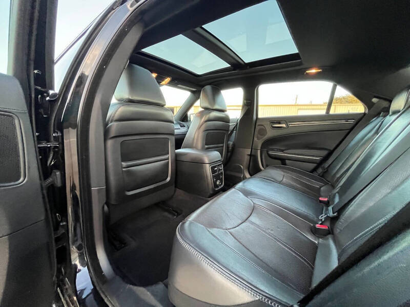 2014 Chrysler 300 C John Varvatos Limited Edition