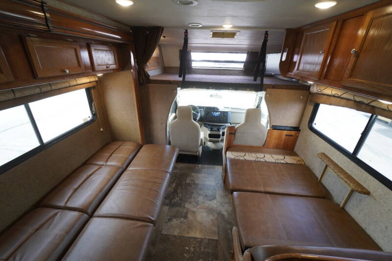 2018  Forest River  Coachmen Leprechaun