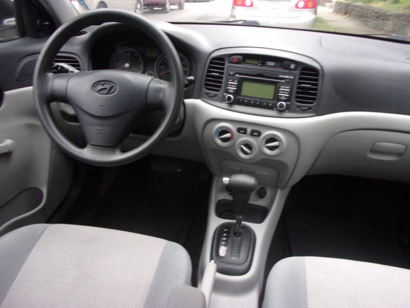 Image 5 of 2010 Hyundai Accent GLS