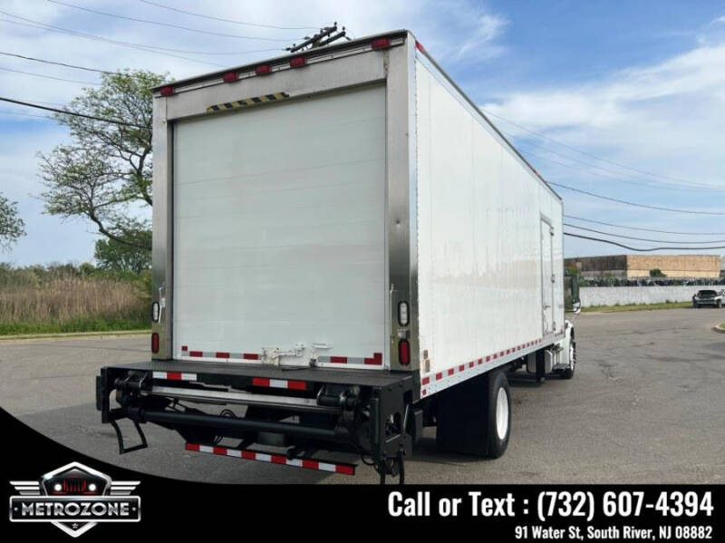 2016 Freightliner M2 106