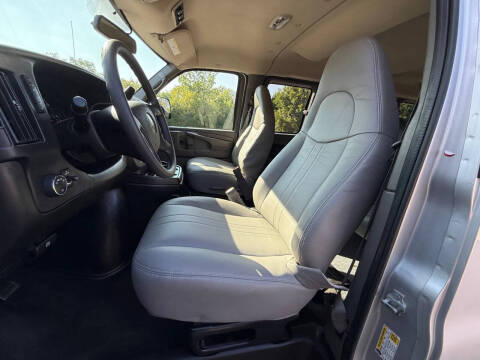 2015 GMC Savana LT 3500