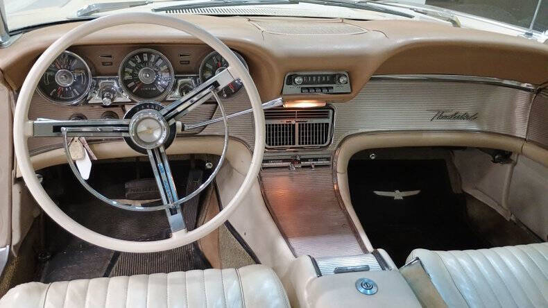 1961 Ford Thunderbird