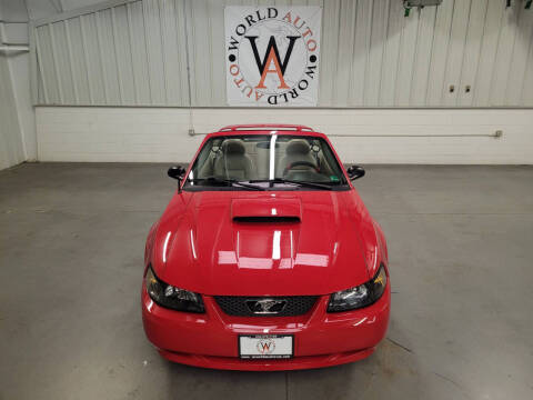 2004 Ford Mustang Deluxe