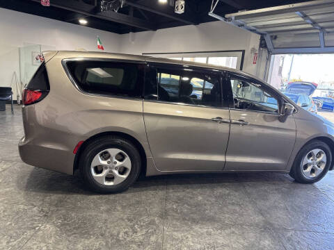 2018 Chrysler Pacifica Hybrid Touring Plus